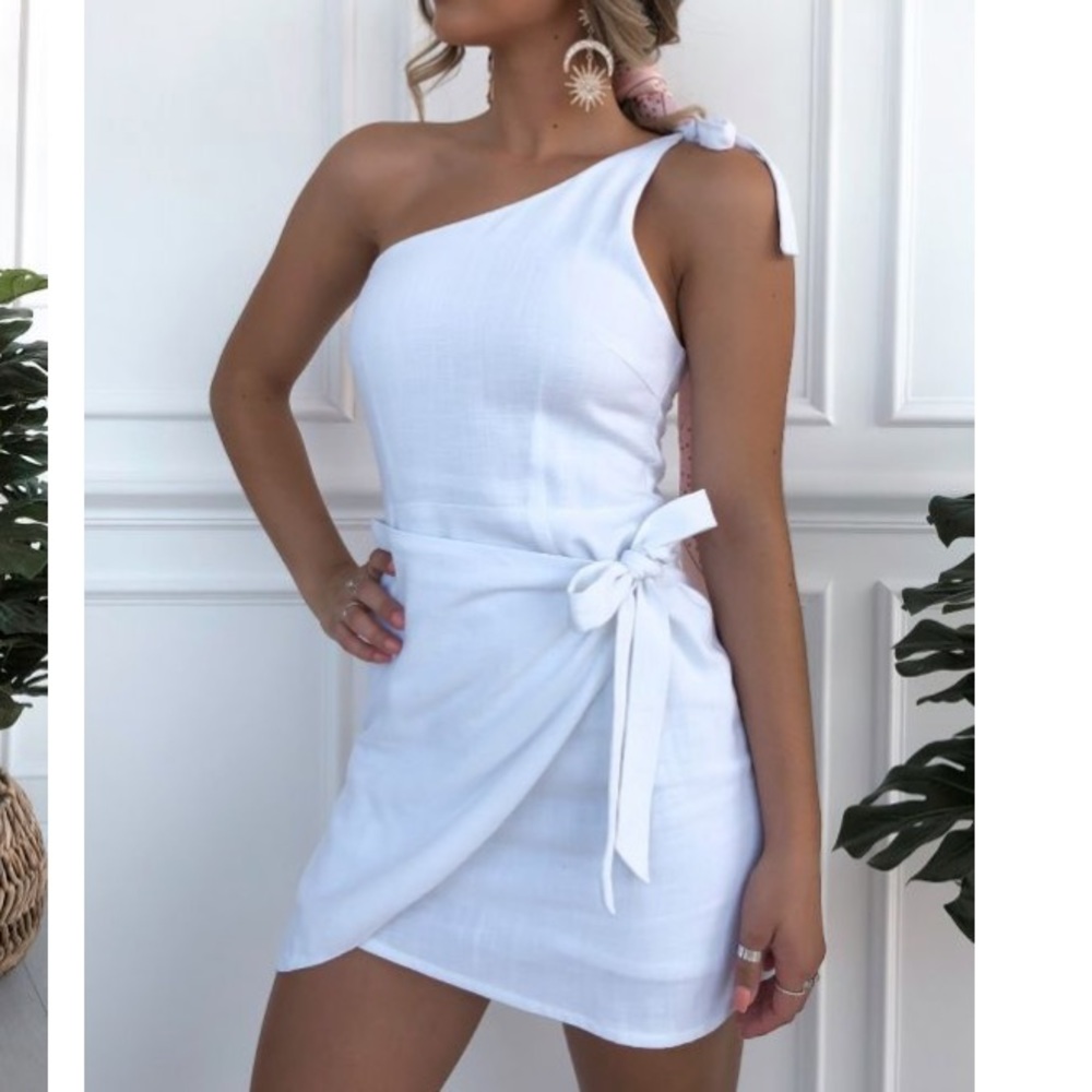 Right on Time dress (White)